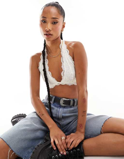 Bralette color marfil con cuello halter y bordes festoneados de encaje de Free People