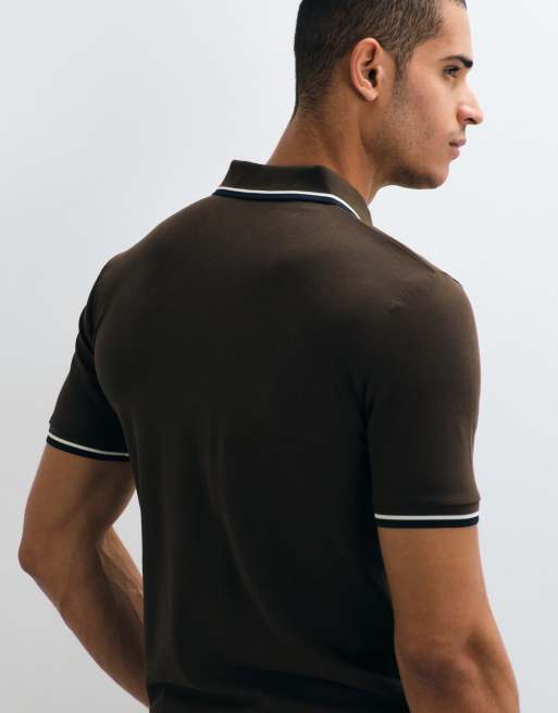 Braunes Polohemd mit kurzem Ärmel und kontrastierendem Kragen, 4 von 5