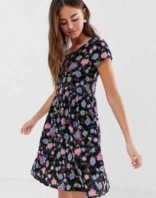 Brave Soul - Aangerimpelde jurk met paisley bloemenprint-Zwart