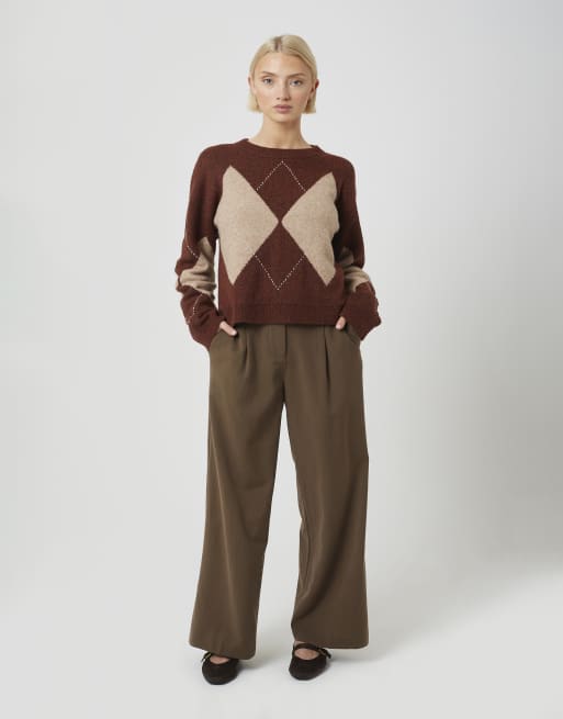 Brave Soul Argyle crew neck jumper in brown, 3 of 4