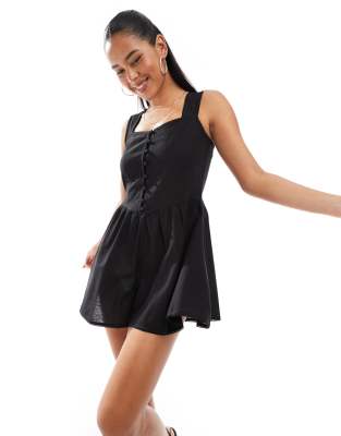 Brave Soul - Ärmelloser Playsuit in Schwarz mit Knopfleiste