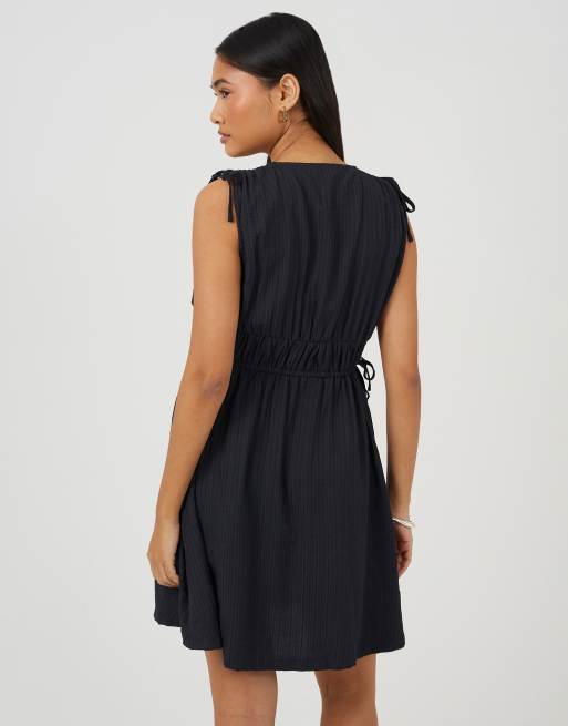 Brave Soul – Ärmelloses Midikleid in Schwarz mit V-Ausschnitt und Bindedetails, 2 von 4
