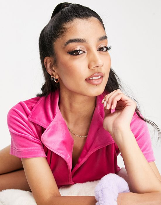 https://images.asos-media.com/products/brave-soul-ayla-velour-shirt-and-shorts-lounge-set-in-pink/202519222-3?$n_550w$&wid=550&fit=constrain
