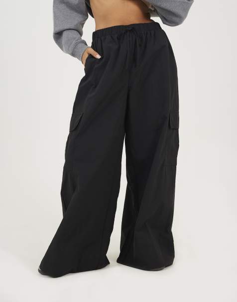 Brave Soul Baggy cargo trousers with pocket details in black - view 1