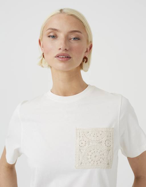 Brave Soul Baumwoll-T-Shirt mit gehäkelter Brusttasche in Weiß, 4 von 4