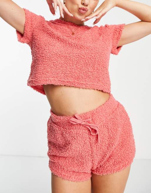 Brave Soul – Becca – Kurzes Lounge-Set aus Teddystoff in Rosa