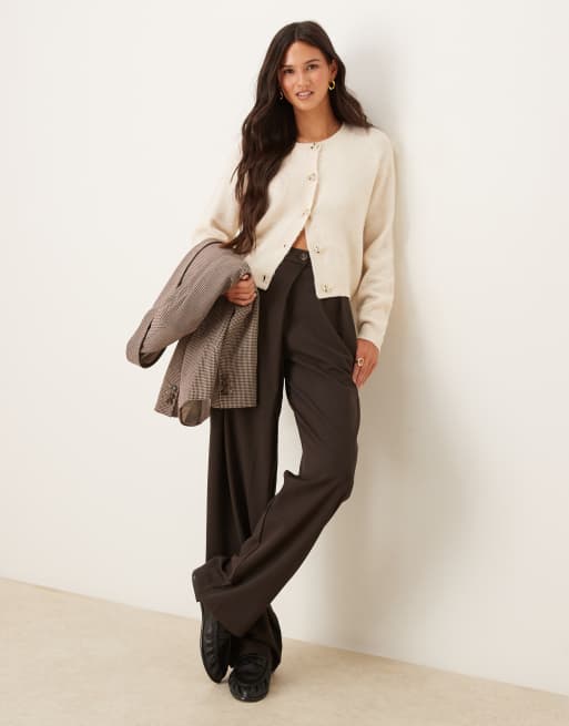 Brave Soul - Beige cardigan med rund hals og kontrasterende knapper, 2 af 4