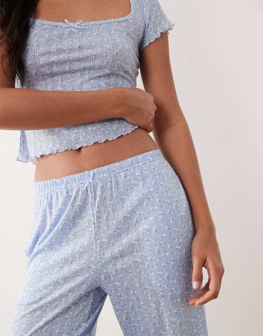 Brave Soul – Blå och elfenbensvit, blommig, pointellestickad pyjamas med korta ärmar, 3 av 4
