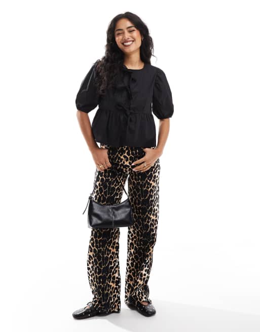 Brave Soul - Blouse met korte mouwen en gestrikte voorkant in zwart