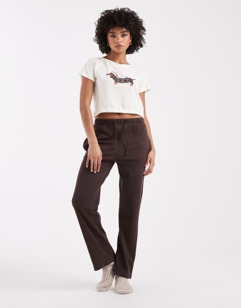 Brave Soul – Brun och gräddvit pyjamas med t-shirt med julig tax och vida byxor - view 1