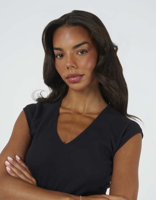 Brave Soul Cap sleeve v-neck fitted t-shirt in black, 4 of 4