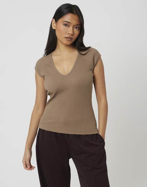 Brave Soul Cap sleeve v-neck fitted t-shirt in brown - view 1