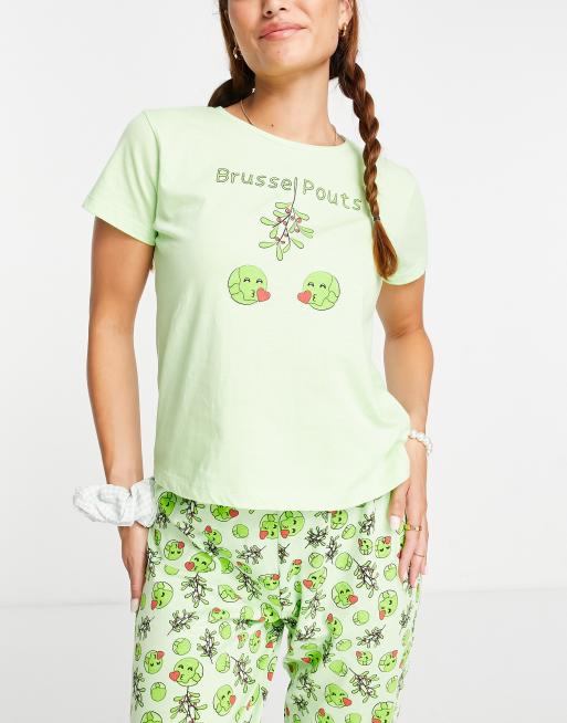 Brave Soul christmas brussel pouts pyjama set in green
