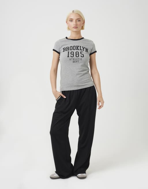 Brave Soul Contrast trim graphic slim fit t-shirt in charcoal, 3 of 4