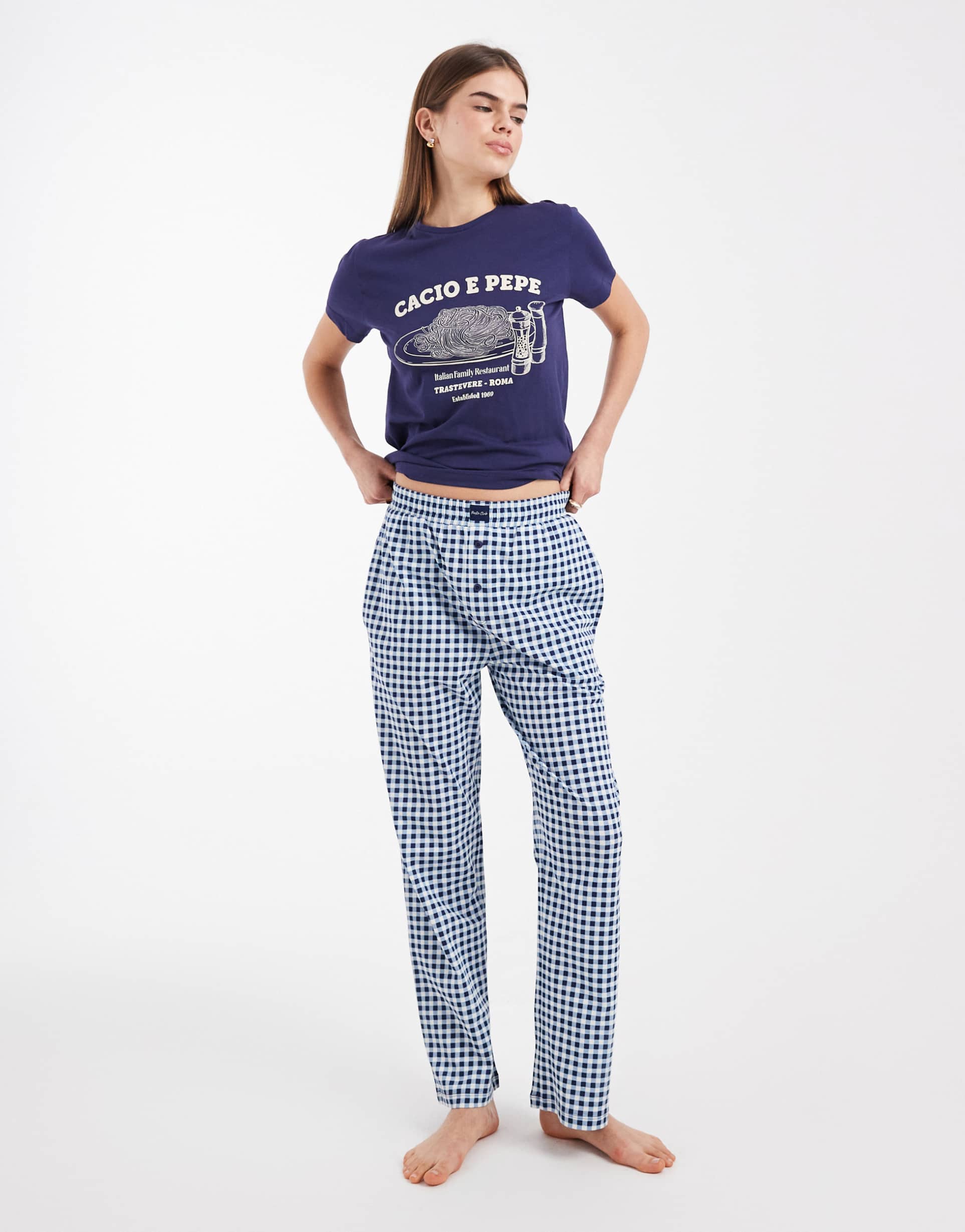 brave soul cotton cacio e pepe graphic print t-shirt and gingham pants pajama set in navy