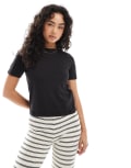 [Brave Soul] Brave Soul cotton rich short sleeve t-shirt with pocket detail in black XL BLACK
