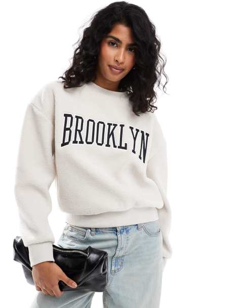 Brave Soul - Cremehvid sweatshirt med print i imiteret lammeskind - view 1