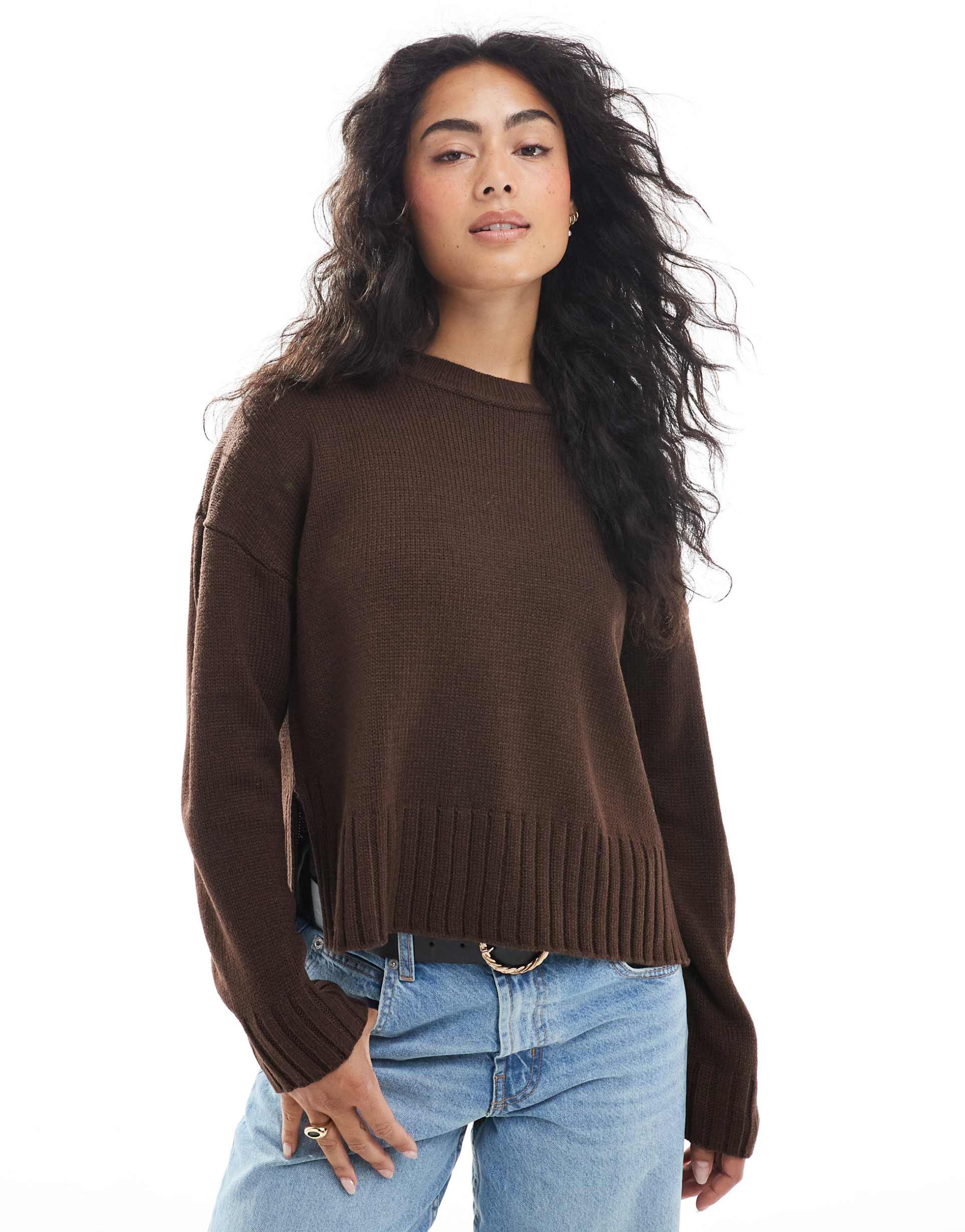 brave soul crew neck sweater with side split in brown