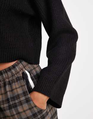 Brave Soul Cropped Knit Crew Neck Sweater In Black
