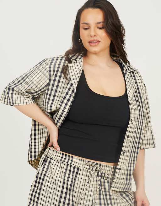 Brave Soul Curve check short sleeve shirt in cream, 4 of 4