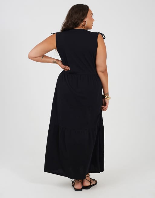 Brave Soul Curve cotton ruched shoulder tiered maxi dress in black, 2 of 3
