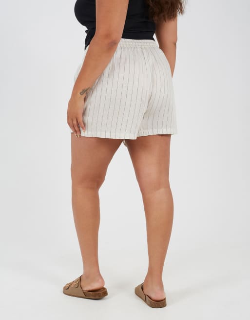 Brave Soul Curve stripe elasticated waist shorts in ecru, 2 of 4