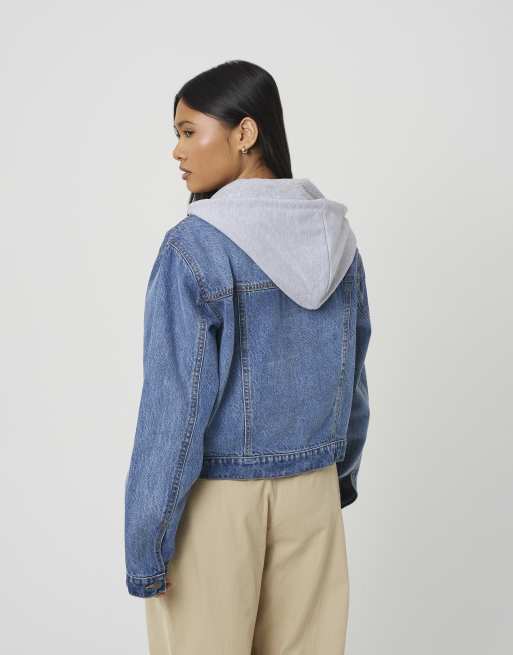 Brave Soul Denim jacket with detachable jersey hood in light blue, 3 of 4