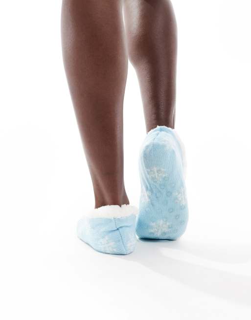 Brave Soul fluffy slipper socks with snowflake design in blue, 3 of 4
