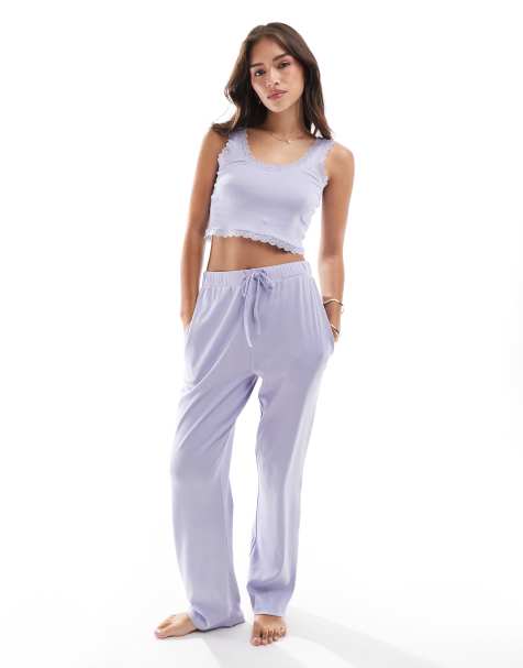 Brave Soul - Geribbelde set van cropped hemdje met kanten rand en broek met wijde pijpen in lila - view 1
