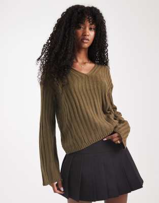 Brave Soul - Gerippter Pullover in Khaki mit V-Ausschnitt-Grün