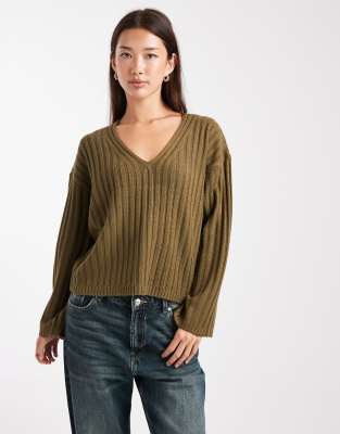 Brave Soul - Gerippter Pullover in Khaki mit V-Ausschnitt-Grün