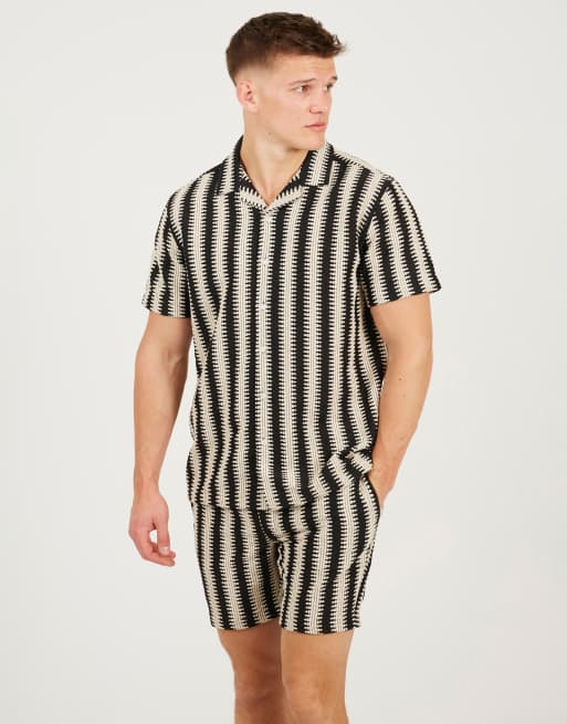 Brave Soul – Gestreifte Shorts in Schwarz, 4 von 4