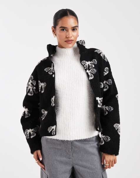 Brave Soul – Jacke aus Fleece in Schwarz mit durchgehendem Reißverschluss und Blumenmuster in Creme - view 1