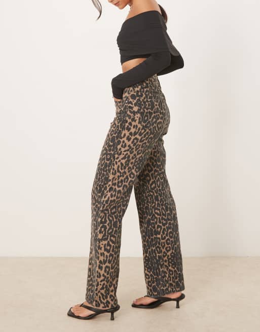 Brave Soul – Jeans in Braun mit Leopardenmuster und weitem Bein, 2 von 5