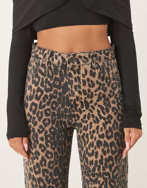 Brave Soul – Jeans in Braun mit Leopardenmuster und weitem Bein, 5 von 5