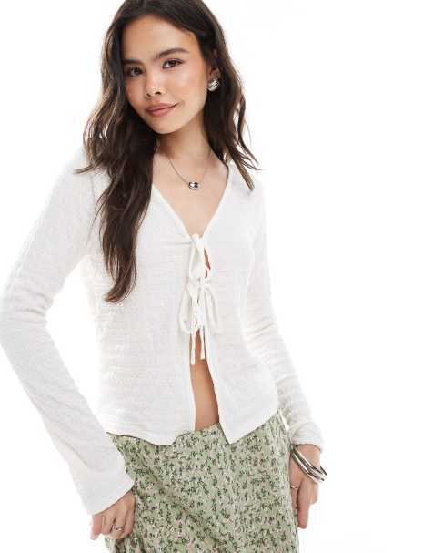 Brave Soul - Jersey top met lange mouwen en gestrikte voorkant in wit - view 1