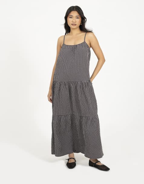 Brave Soul kariertes, trägerloses Smock-Midikleid mit Stufen in Schwarz - view 1