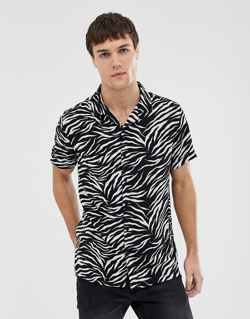 Brave Soul kortærmet skjorte i zebra-dyreprint-Sort