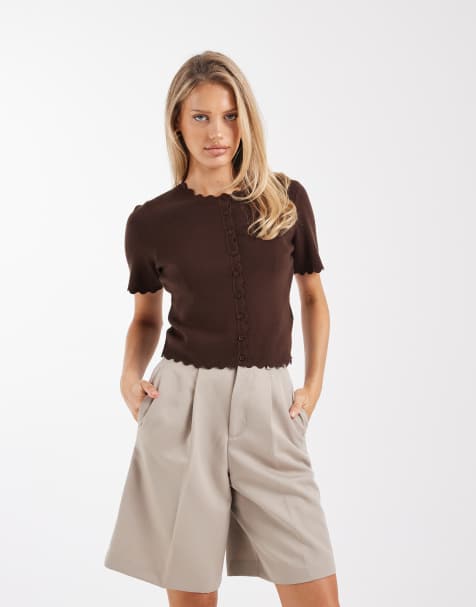 Brave Soul – Kurzärmlige Strickjacke in Schokobraun mit Muschelsaum - view 1