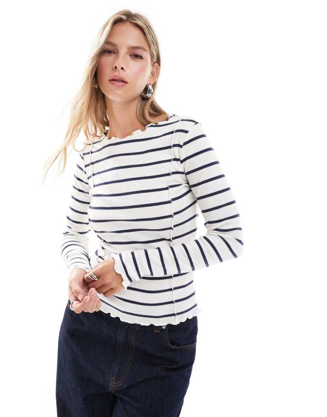 Brave Soul - long sleeve lettuce hem top in cream and navy stripe