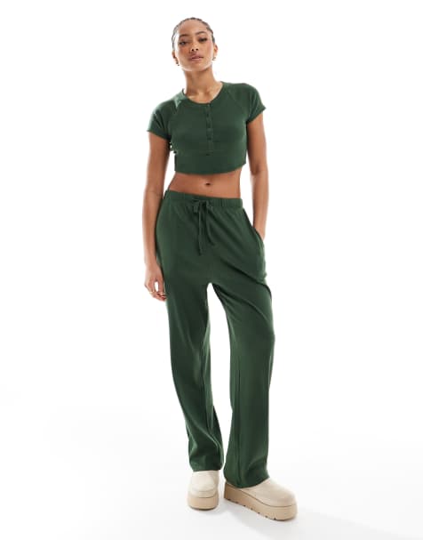 Brave Soul – Lounge-Set aus geripptem Cropped-T-Shirt und Hose mit weitem Bein in Khaki - view 1