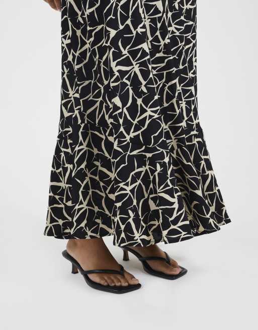 Brave Soul – Maxikleid in Schwarz mit Riemchenträgern, Blumenmuster und U-Ausschnitt, 4 von 4
