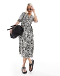 [Brave Soul] Brave Soul midi wrap dress with puff sleeves in zebra print-Black M BLACK