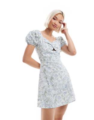 Brave Soul - Mini-Milchmädchenkleid in Grün mit Leinenanteil, Blumenmuster und Puffärmeln