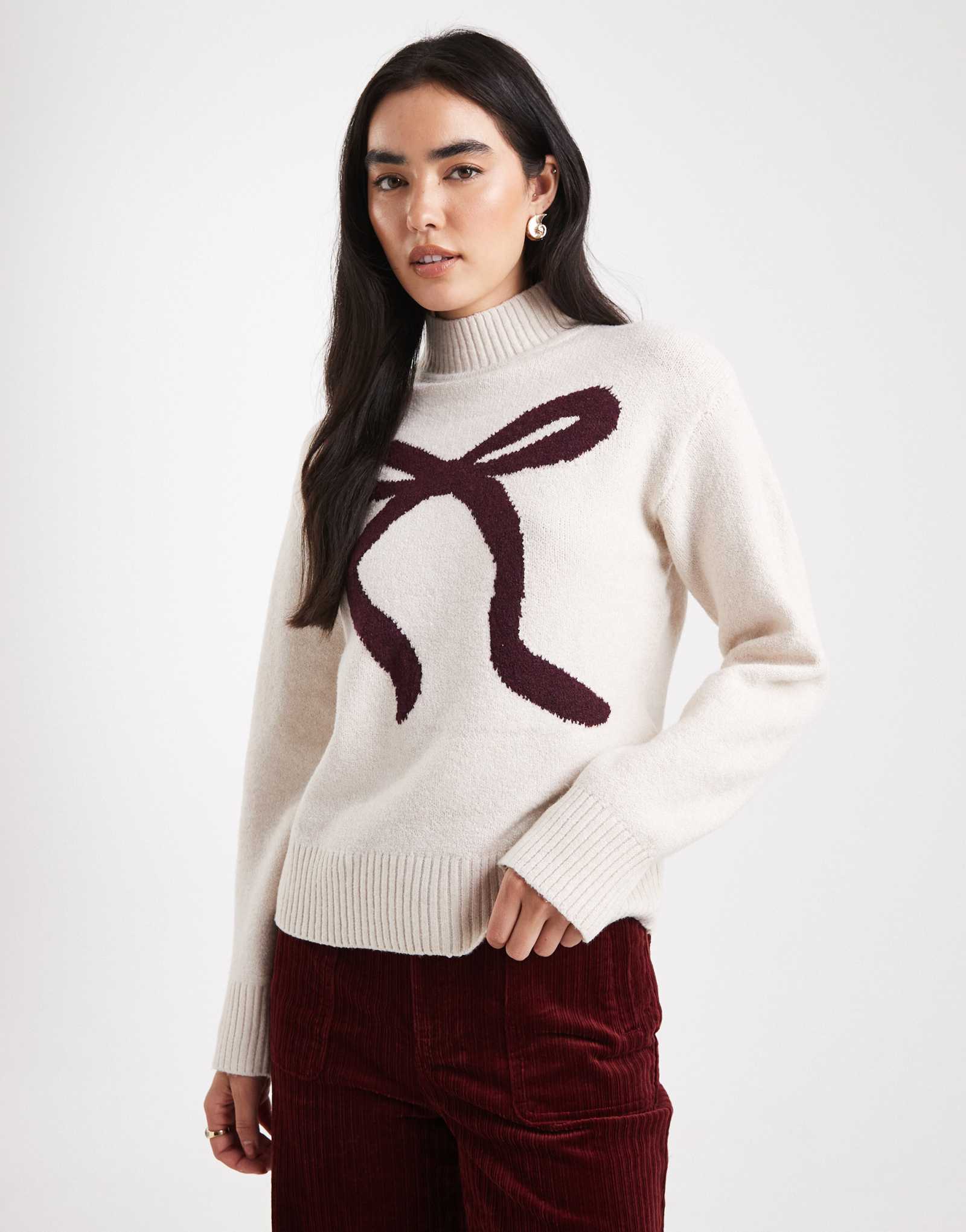 Свитер Brave Soul с имитацией шеи и принтом в виде банта кремового цвета