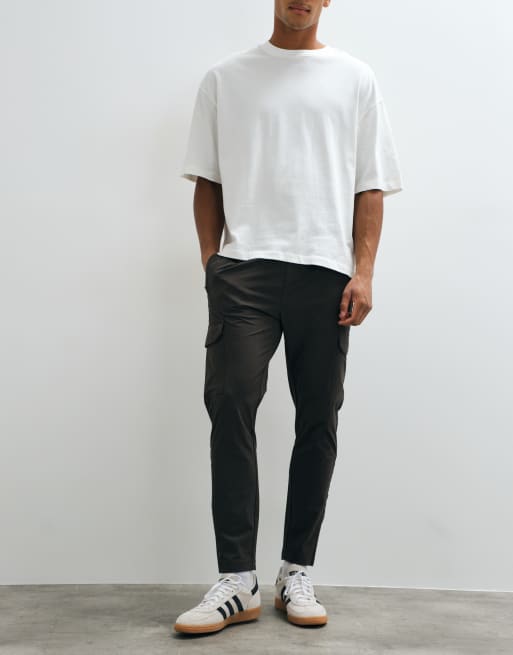 Brave Soul pantalones cargo ripstop con cintura elástica en caqui, 2 de 5