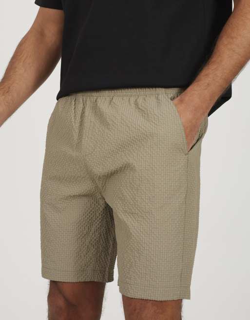 Brave Soul - Pantalones cortos marrón topo con cordón ajustable de sirsaca texturizada, 4 de 4