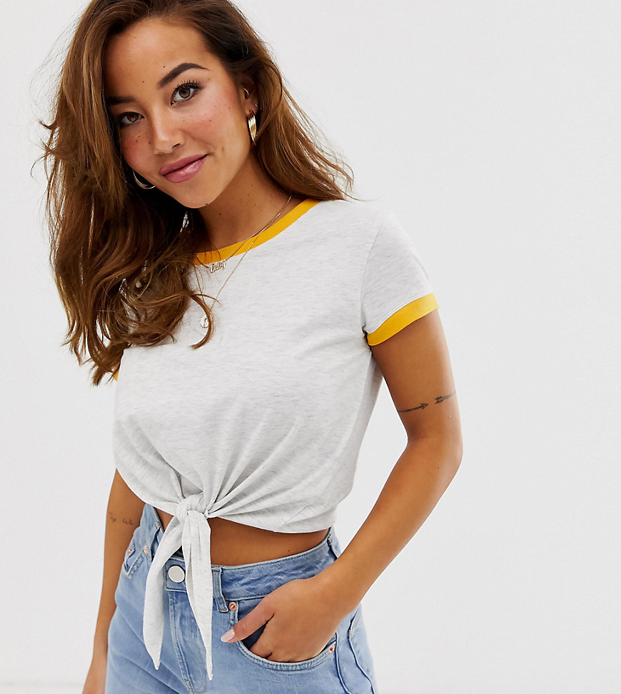 Brave Soul Petite – Grå t-shirt med kontrasterande kantband och knytning framtill