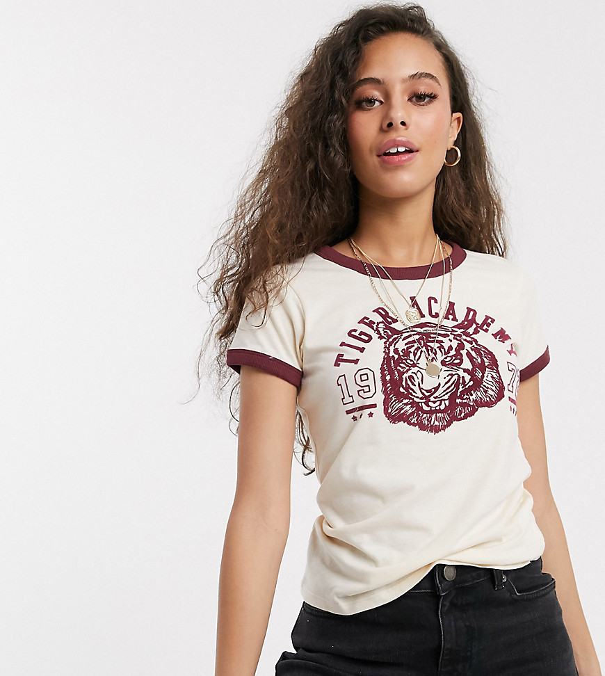 Brave Soul Petite - Katla - T-shirt met print-Crème
