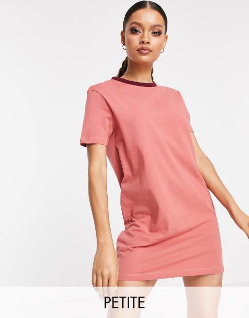 Brave Soul Petite - Lennie - Robe t-shirt à encolure contrastante - Rouge